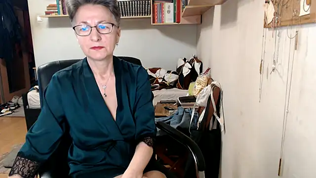 katemodel online show from 2, 10, 2025