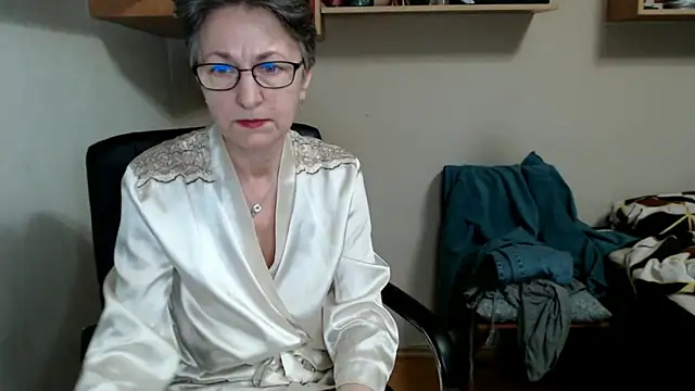 katemodel online show from 14, 11, 2025