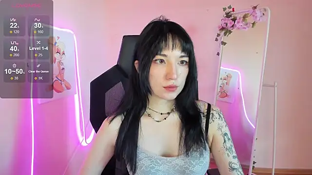 AliceeinWonderlanddd online show from 15, 6, 2026