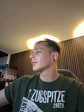 Snapshot of AxelMuller chatting on 10, 2, 2026 AxelMuller online show from 10, 2, 2026