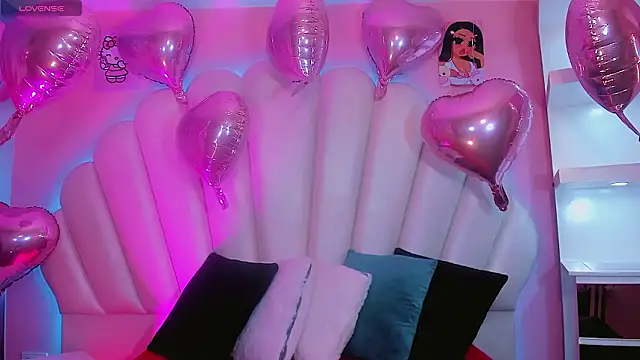 Maia Hotts online show from 11, 2, 2026