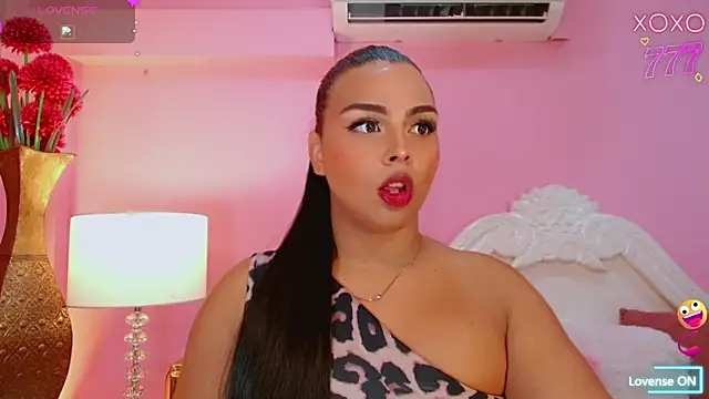 Maia Hotts online show from 1, 4, 2026