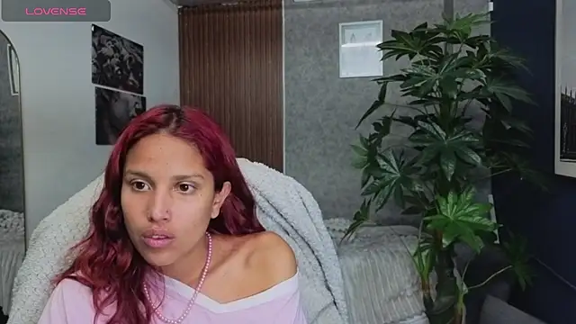 saphire  online show from 5, 4, 2026