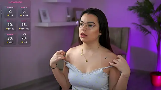 PeachyyFantasy online show from 2, 2, 2026