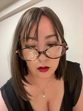 Mitsuco surflady online show from 23, 4, 2026