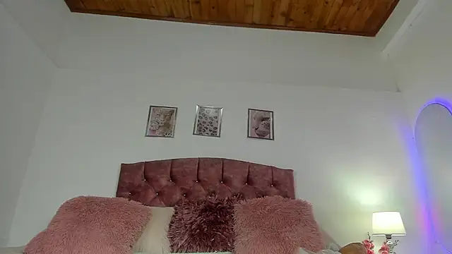 Snapshot of luna_velveth chatting on 2, 2, 2026 luna velveth online show from 2, 2, 2026