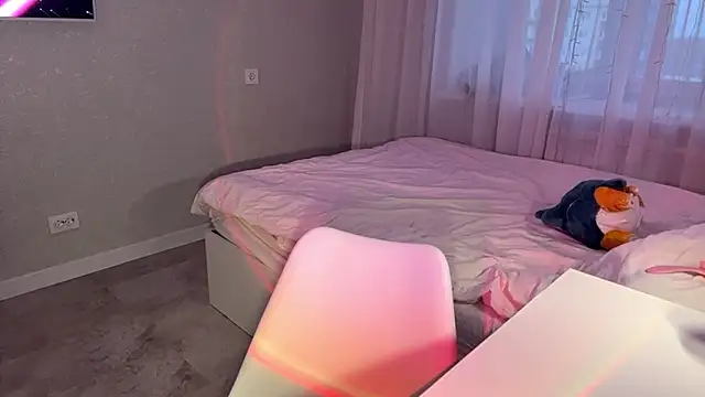 Between Eeys online show from 18, 3, 2026