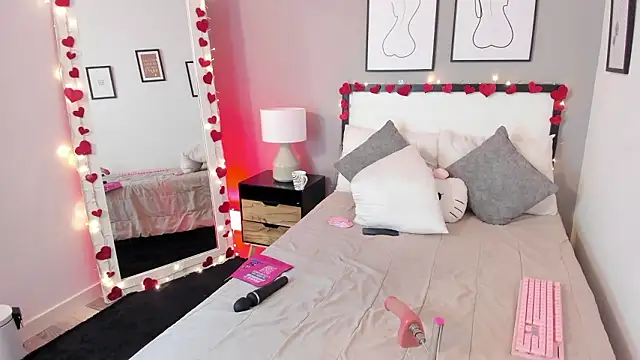 QueenRose    online show from 23, 2, 2026