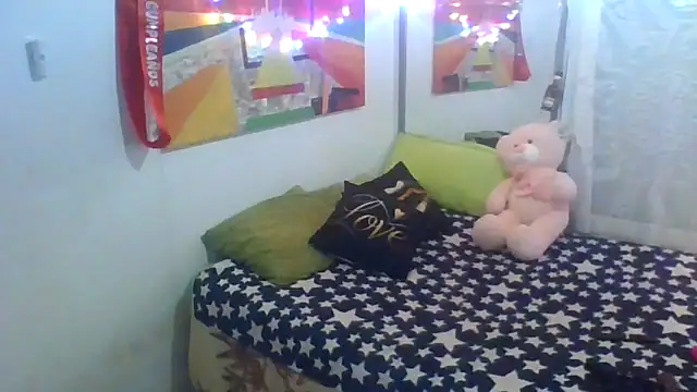 yoahotpetrafiery online show from 11, 4, 2026