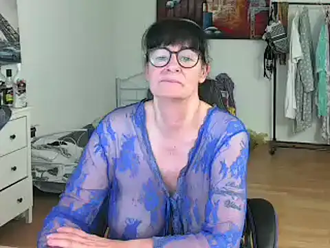 Sylly online show from 9, 3, 2025