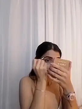 EvaMiranda online show from 6, 2, 2026