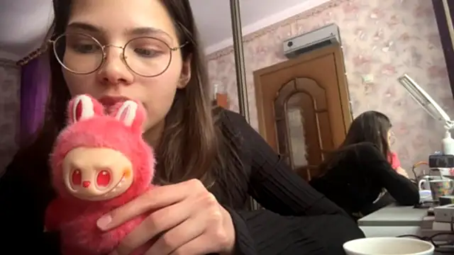 Snapshot of EdythRozier chatting on 12, 2, 2026 EdythRozier online show from 12, 2, 2026