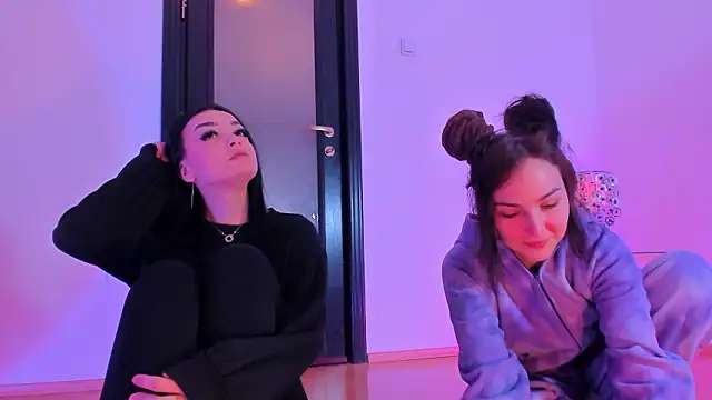 Snapshot of Peanaughty chatting on 10, 2, 2026 Peanaughty online show from 10, 2, 2026