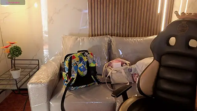 Snapshot of Lynn_turner chatting on 9, 2, 2026 Lynn turner online show from 9, 2, 2026