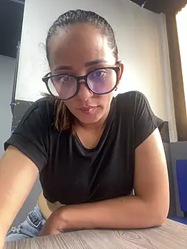 Snapshot of CristalOwens chatting on 19, 7, 2026 CristalOwens online show from 19, 7, 2026