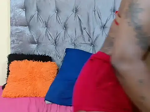 Snapshot of Lavendaxxx chatting on 4, 2, 2026 Lavendaxxx online show from 4, 2, 2026