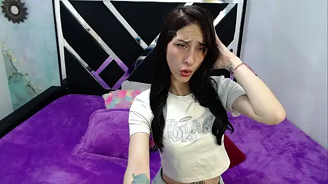 Snapshot of Revelgirl19 chatting on 26, 2, 2026 Revelgirl19 online show from 26, 2, 2026