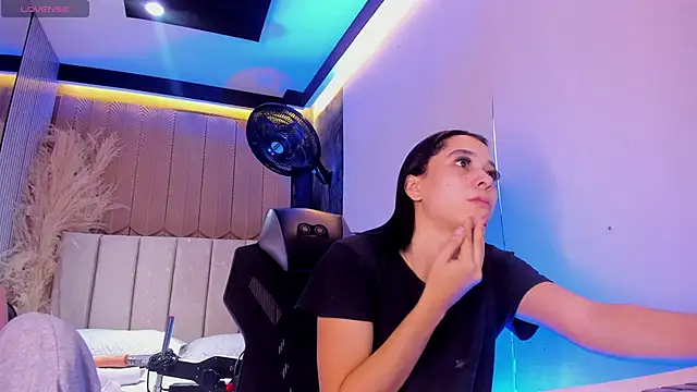 GemmaBrown online show from 13, 4, 2026