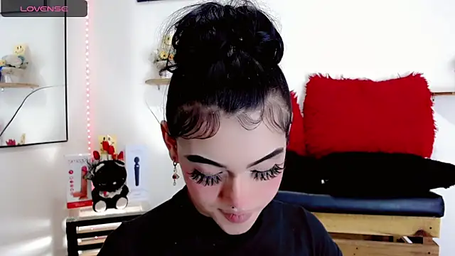 NathalialLooes online show from 19, 2, 2026