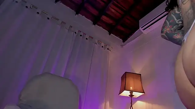 Snapshot of Victoria-swan chatting on 27, 2, 2026 Victoria-swan online show from 27, 2, 2026