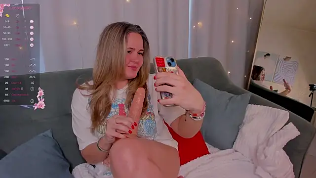 LilyBel online show from 5, 4, 2026