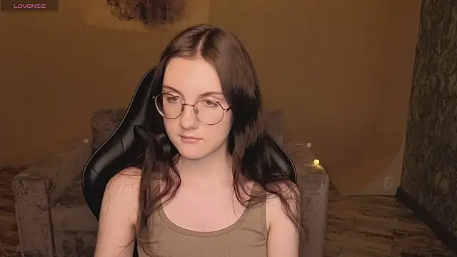 Snapshot of VixenLight chatting on 5, 2, 2026 VixenLight online show from 5, 2, 2026