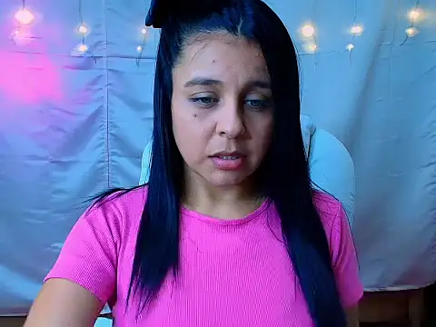 Snapshot of DanielaLati chatting on 1, 2, 2026 DanielaLati online show from 1, 2, 2026