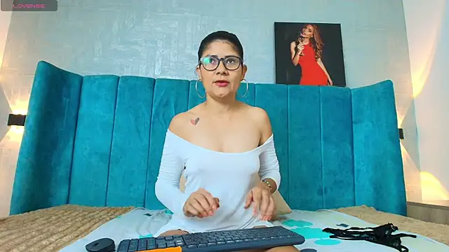 Snapshot of dulcenena_moon chatting on 17, 2, 2026 dulcenena moon online show from 17, 2, 2026