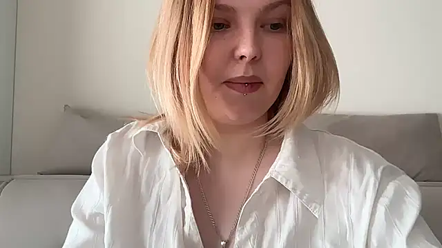 Ophelia Ritz online show from 5, 6, 2026
