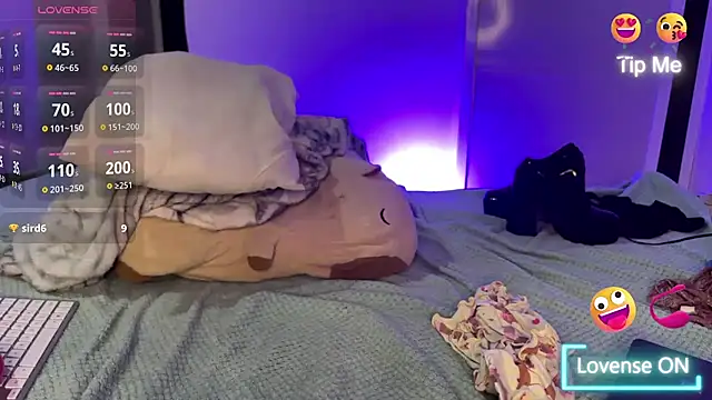Kitty Wild 19 online show from 24, 7, 2026