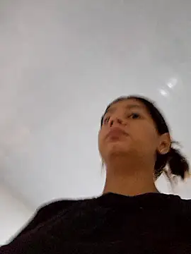 Cris18sexy online show from 14, 2, 2026