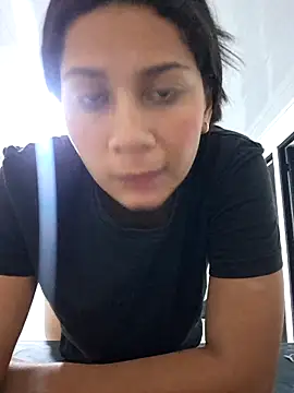 Cris18sexy online show from 25, 2, 2026