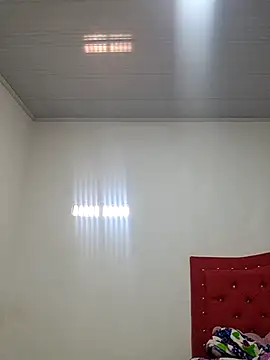 Cris18sexy online show from 12, 4, 2026