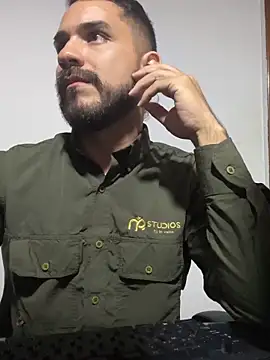 Snapshot of noa_desire chatting on 5, 2, 2026 noa desire online show from 5, 2, 2026