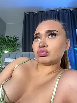 Snapshot of MonicaWestt chatting on 2, 2, 2026 MonicaWestt online show from 2, 2, 2026