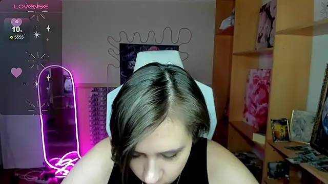 Scarlet Sirenn online show from 1, 2, 2026