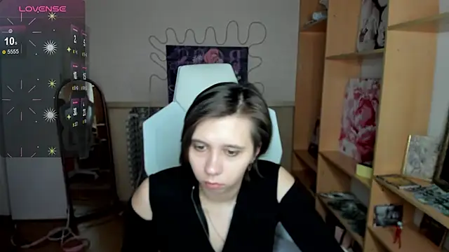 Scarlet Sirenn online show from 25, 2, 2026