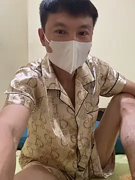 Snapshot of holl110 chatting on 1, 3, 2026 holl110 online show from 1, 3, 2026