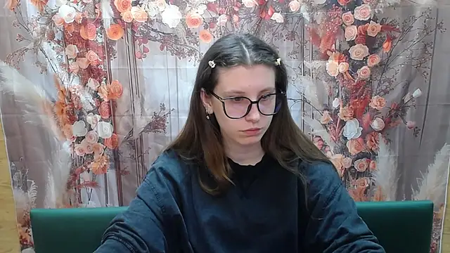 LilianaShine online show from 4, 3, 2026