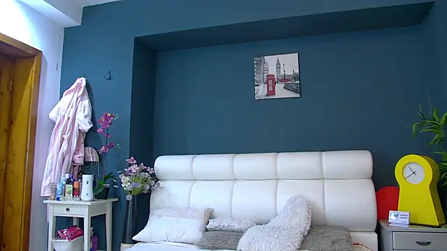 Angel-Kisss online show from 3, 4, 2026