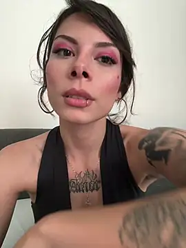 Isalove99 online show from 15, 4, 2026