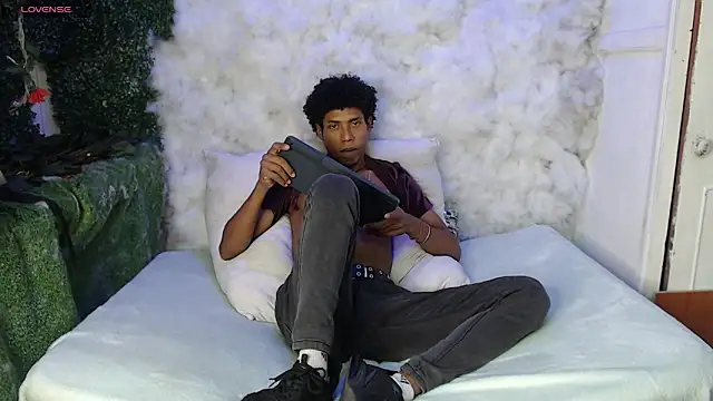 Snapshot of Walkers05 chatting on 2, 3, 2026 Walkers05 online show from 2, 3, 2026