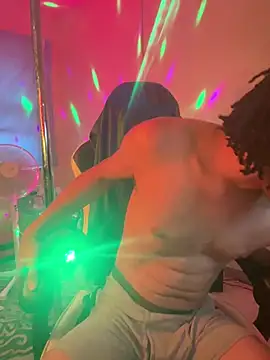 Snapshot of magic_man1085 chatting on 15, 3, 2026 magic man1085 online show from 15, 3, 2026