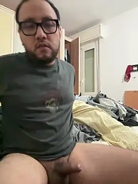 latinocalientehot online show from 15, 7, 2026