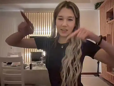 lilXdomiii online show from 2, 2, 2026