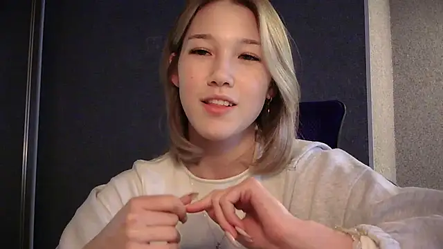 lilXdomiii online show from 20, 4, 2026