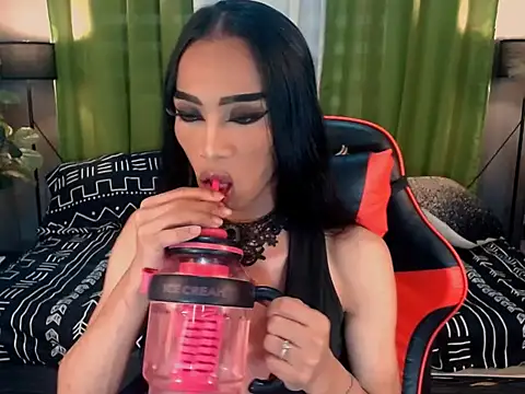 Snapshot of VeshtidaTS chatting on 8, 2, 2026 VeshtidaTS online show from 8, 2, 2026