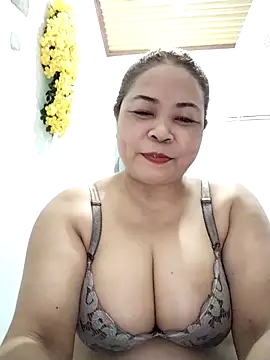Snapshot of Baby-bigtits2026 chatting on 21, 4, 2026 Baby-bigtits2026 online show from 21, 4, 2026