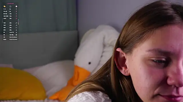 ShantellAngulo online show from 25, 3, 2026