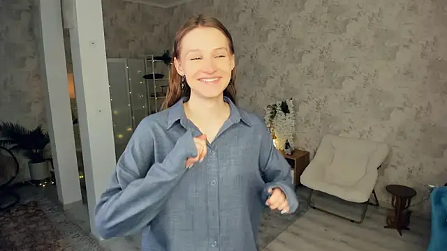 Snapshot of LianneBynon chatting on 13, 2, 2026 LianneBynon online show from 13, 2, 2026